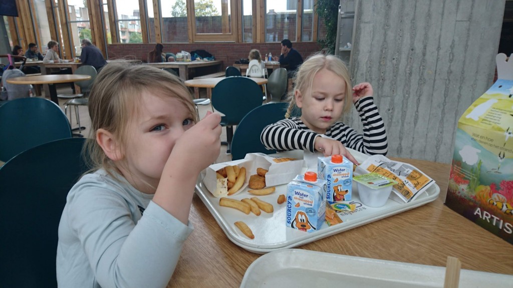 Artises söömas